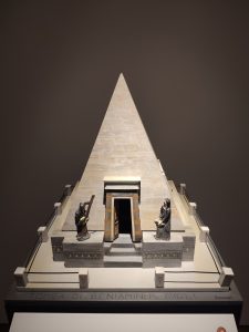 Modello-tattile-del-mausoleo-di-Beniamino-Gigli